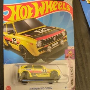 73 Honda Civic Custom Mattel Yellow and Black Hot Wheels Toy Car
